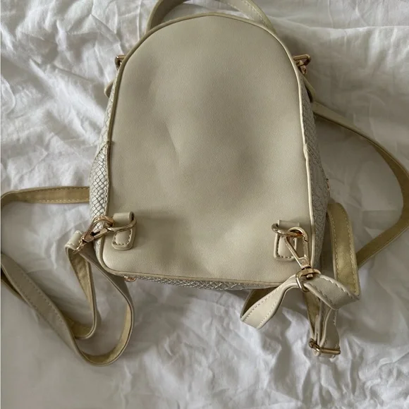 David Jones mini Backpack - Picture 2 of 3